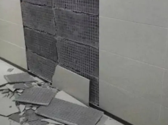 阿拉善右瓷砖空鼓维修公司分享下阿拉善右墙砖松动维修的知识